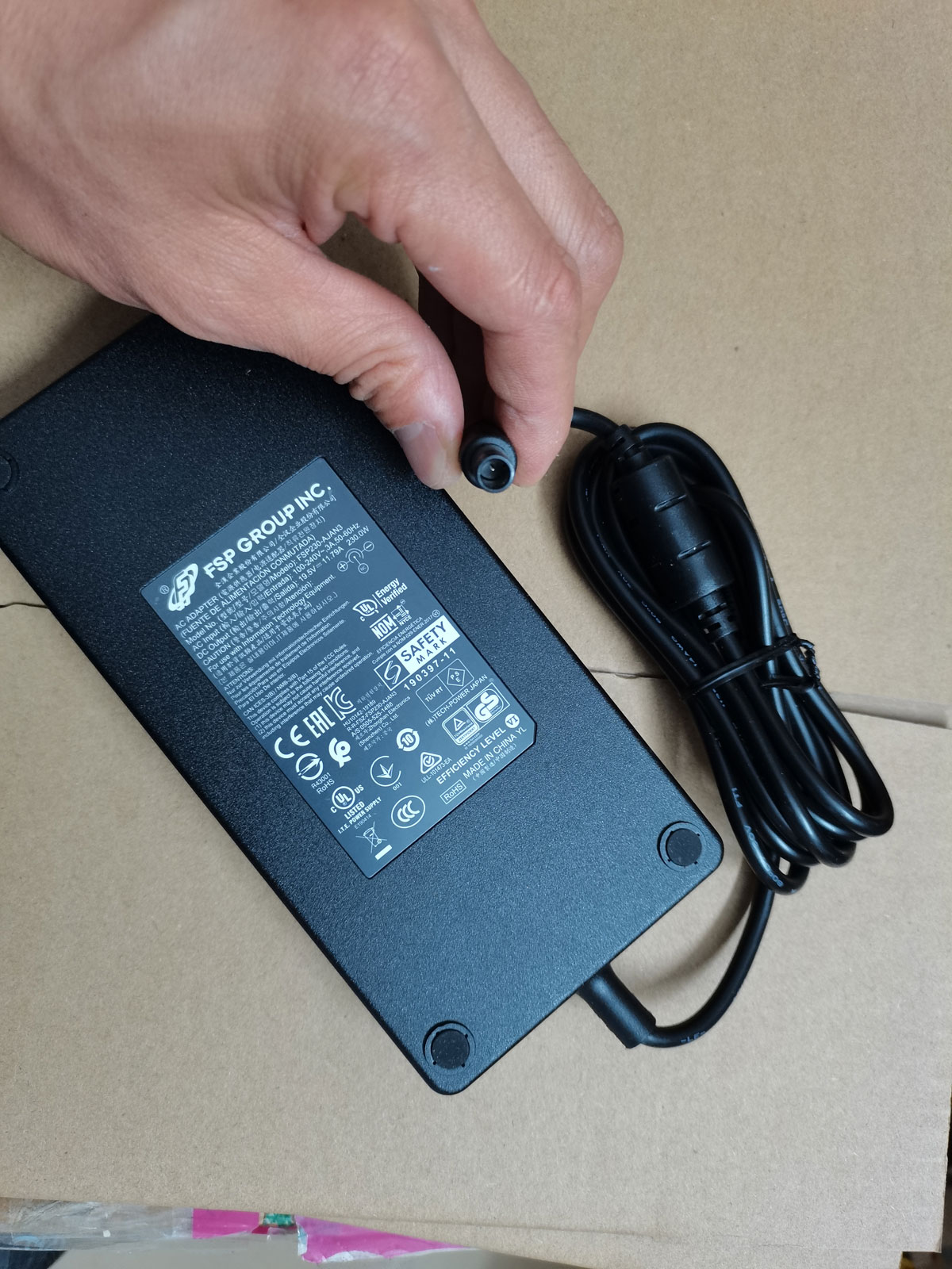 ใหม่ของแท้ Slim FSP 19.5V 11.7 - Pc Gaming Uk บทวิจารณ์และราคา