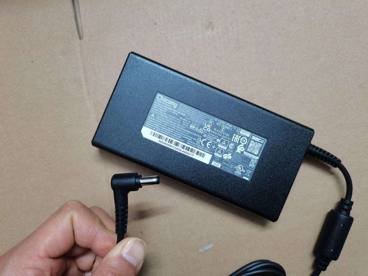 ใหม่ OEM Slim Chicony 20.0V 9. - Pc Gaming Uk บทวิจารณ์และราคา