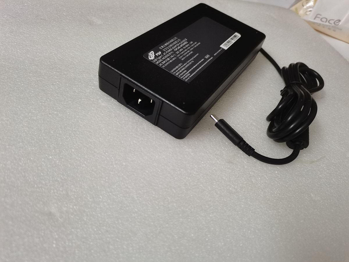 อะแดปเตอร์แปลงไฟ NEW Slim OEM  - Pc Gaming Uk บทวิจารณ์และราคา